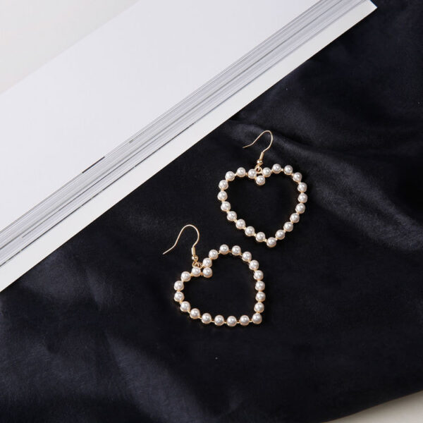 Cute peach heart pierced pearl earrings - Image 4