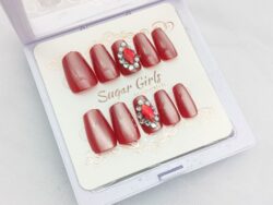 Red Diamonds, Red Nails